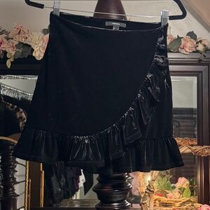 Forever 21 Black Velvet mini skirt Small